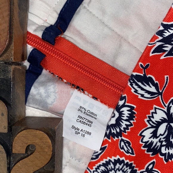 J. CREW Woman’s Stretch Floral Print Shorts - Picture 6 of 8